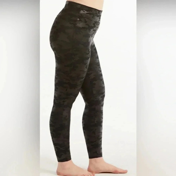 Spanx NWOT look at me green camo leggings plus size 1X - Picture 1 of 4
